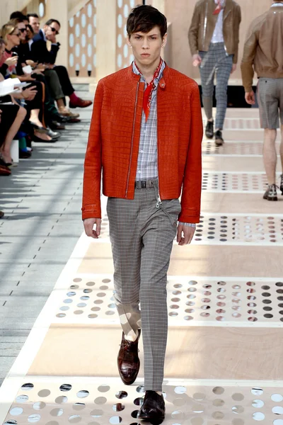 Look 23